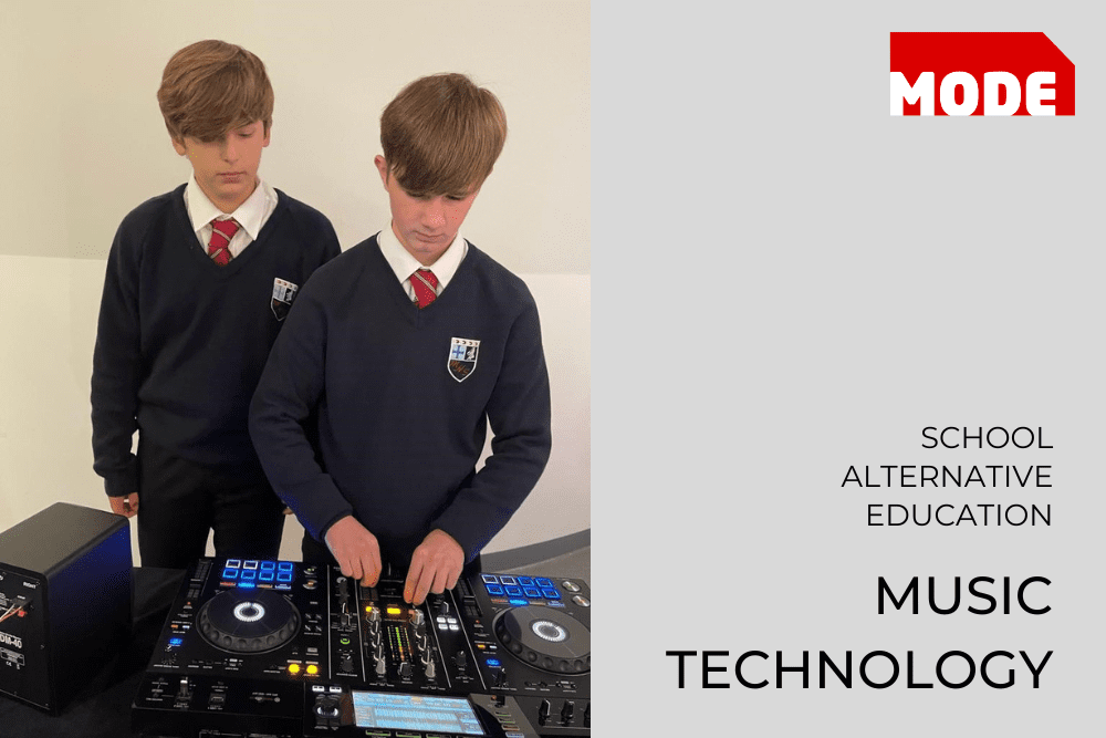 2 school boys DJ'ing